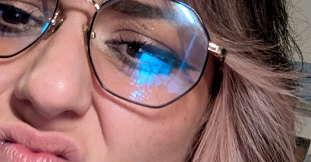 Did You Mean to Share That Selfie? What to Know About Instagram Instants.
